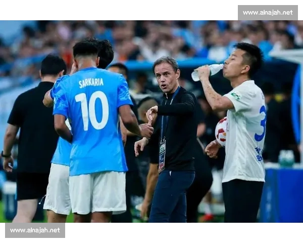 在换帅传闻持续发酵之际球队未来走向引发广泛关注管理层态度成关键变量